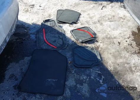 2011 Toyota Matrix z USA, uszkodzony, nr VIN 2T1KU4EE4BC682625